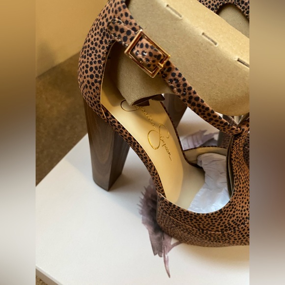 NWT Jessica Simpson Dany T-Strap Sandal in Cheetah - Picture 5 of 7